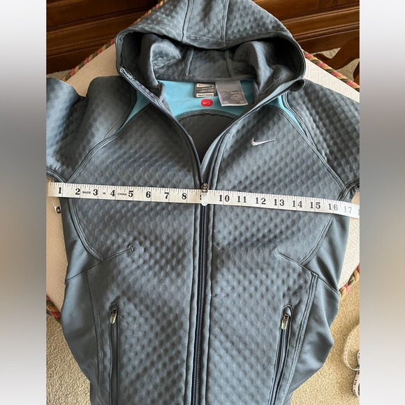 2 Nike Full Zip Warm Up Jackets - Price is for two - identical - Picture 7 of 11